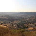 Agora-akrai 3*