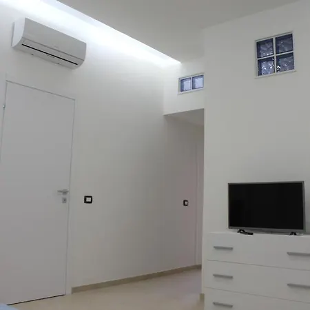 Agora-akrai B&B