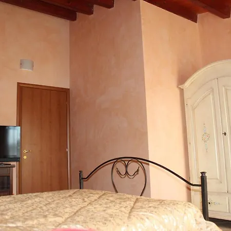 Agora-akrai Bed and breakfast