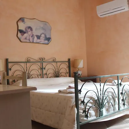 Agora-akrai Bed & Breakfast