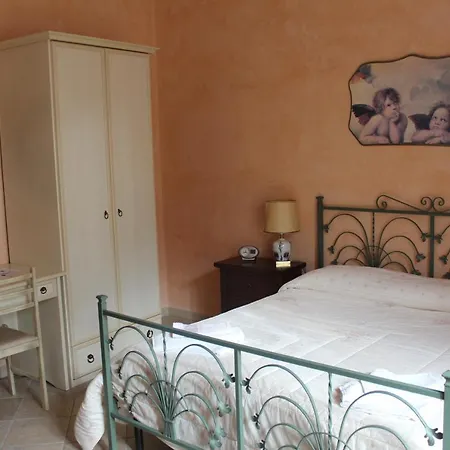 Agora-akrai Bed & Breakfast